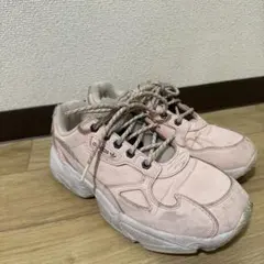 adidas ファルコン　ピンク