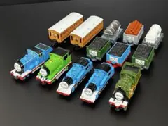トミカ　　つながるトーマスのサムネイル