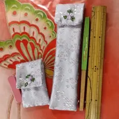薄紫色 刺繍入り扇子入れ・クリップ入れセット