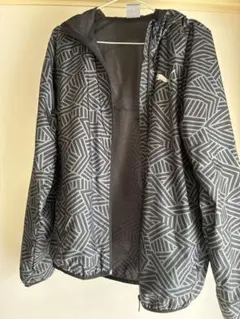 PUMA 幾何学模様 フード付きウィンドブレーカー