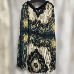 【メルカリ限定出品】ZARA trf collection プリーツスカート