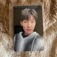 ウォヌ attacca Yizhiyu 一直娱 台湾 ヨントン トレカ