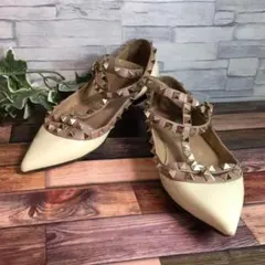 ヴァレンティノガラヴァーニ ロックスタッズエナメルローヒールパンプス D23