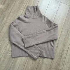 N.O.R.C ベージュ タートルネック セーター