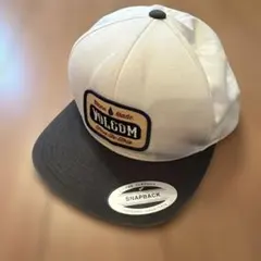 VOLCOM キャップ スナップバック ホワイト×ブラック