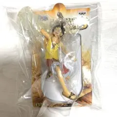 【新品未開封】ワンピース フィギュアキーホルダー ルフィ バンプレスト　プライズ