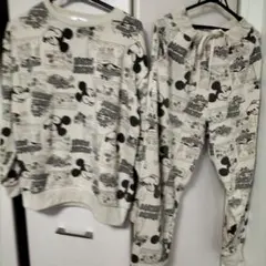 専用様購入しないで下さいDisney ミッキーマウス柄 上下セット