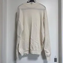 オフホワイト クルーネック ニットセーター