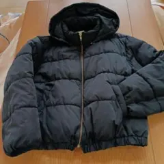 フード付き黒中綿ジャケット