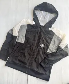 Nike ウィンドブレーカー Sサイズ