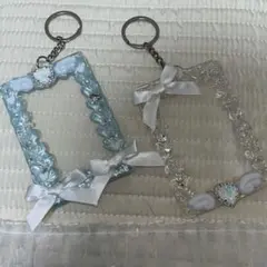 ハンドメイド　フォトキーホルダー水色リボン付きトレカケース2個セットホイップデコ