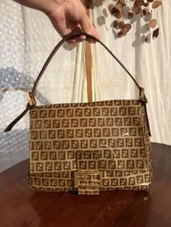 FENDI ズッキーノ マンマバケット エナメル ワンショルダー 美品