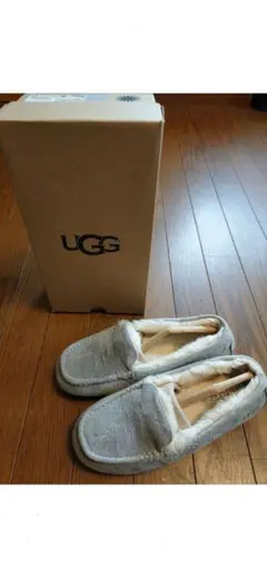 新品 UGG アグ ダコタ モカシン リボン 内ボア 軽量 グレー 22cm
