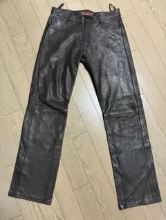 革パンツ