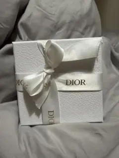 Dior ホワイトギフトボックス 空箱