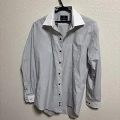 グレー ワイシャツ