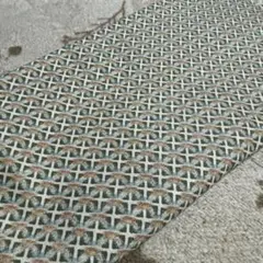 幾何学模様の生地 グリーン オレンジ　100×100