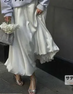 Aライン　サテンスカート