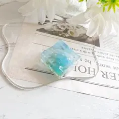 195 水面オルゴナイト ペリドット レジン 樹脂 天然石 海 キーホルダー