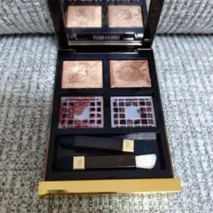 TOM FORD アイカラー クォード 4A ハネムーンのサムネイル