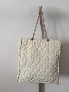 アイボリー ハート柄キルティング トートバッグ 可愛い