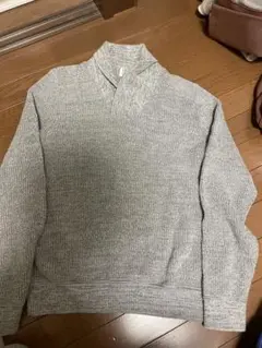 グレー ニットセーター