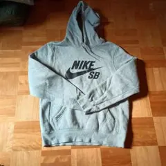 nike sb パーカー