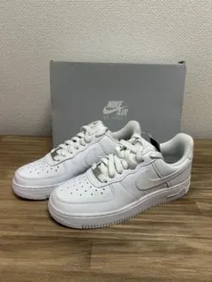 Nike Air Force 1 ホワイト スニーカー サイズ24㎝のサムネイル