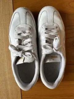 PUMA ホワイト レザー スニーカー