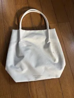 ロペピクニック　 シンプルホワイトトートバッグ