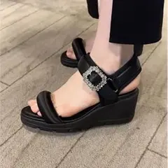 ☆完売品・美品☆ +diana 【軽量】6cmヒールアップサンダル ブラック