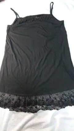 ピンクハウスの黒のニットトップスのサムネイル