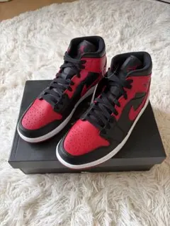 Nike Air Jordan 1 Mid Bred