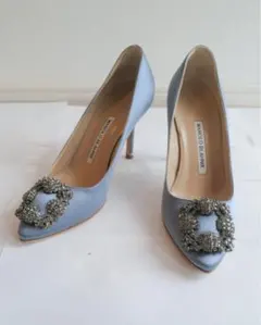 Manolo Blahnik ビジュー パンプス ライトブルーのサムネイル