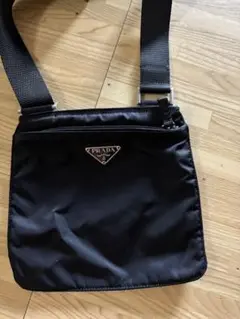 PRADA ナイロン ショルダーバッグ 黒