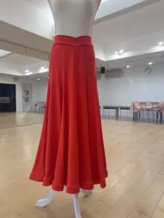 お値下げ‼️ studio展示品 社交ダンス用 ロングスカート レッドのサムネイル