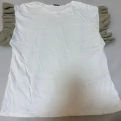 ZARフリル付きホワイトノースリーブTシャツ