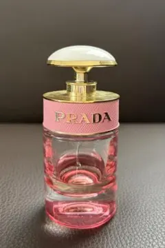 Prada Candy 香水のサムネイル