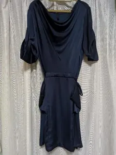 BCBGMAXAZRIA ネイビーワンピース Mのサムネイル