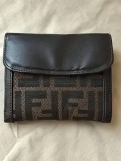 FENDI ズッカ柄 二つ折り財布 ブラウン
