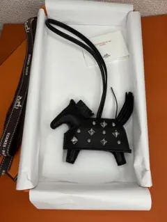 新品】エルメス ロベオ・ロックPM ゴールドスタッズ チャーム ブラック
