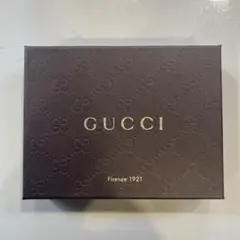 GUCCI エンボス加工 ギフトボックス