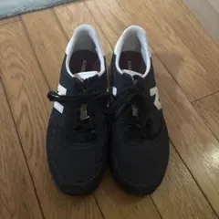 New Balance ブラック スニーカー