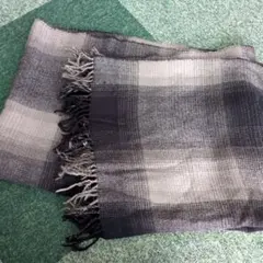グレー系チェック柄ストール　大判