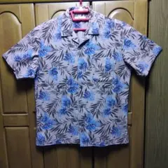 ゴールデンベア　半袖　総柄シャツ　かりゆしウェアのサムネイル