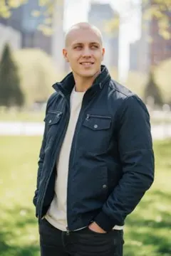 TOMMY HILFIGER ネイビー ジャンパー・ブルゾン