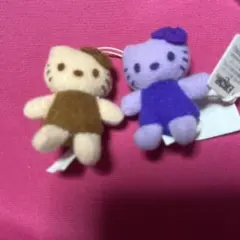 ハローキティ マスコット 紫色と茶色　約5cm 2匹セット