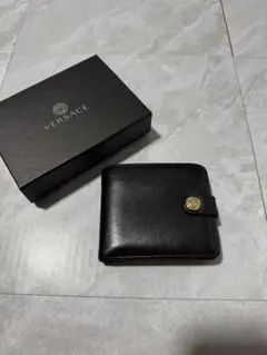 VERSACE 二つ折り財布 ブラック ゴールド金具のサムネイル