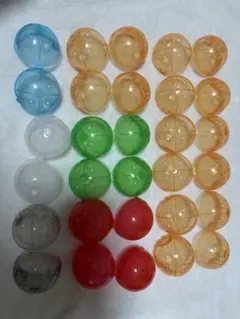 ガチャガチャ　空カプセル　15個