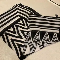 ストライプとジグザグデザインのストール